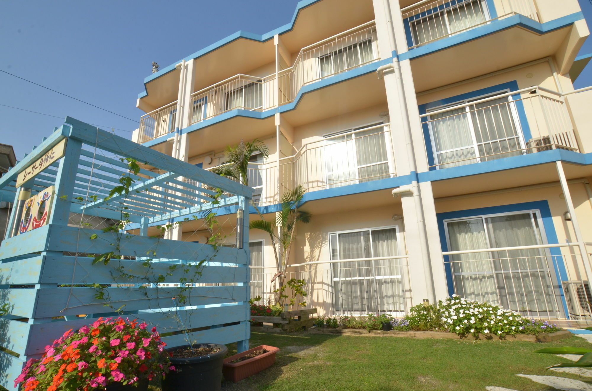 Condominium Ceaser Nakijin Bagian luar foto